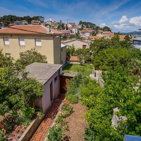 Vila Bugevilija Hotel Mali Lošinj Buitenkant foto