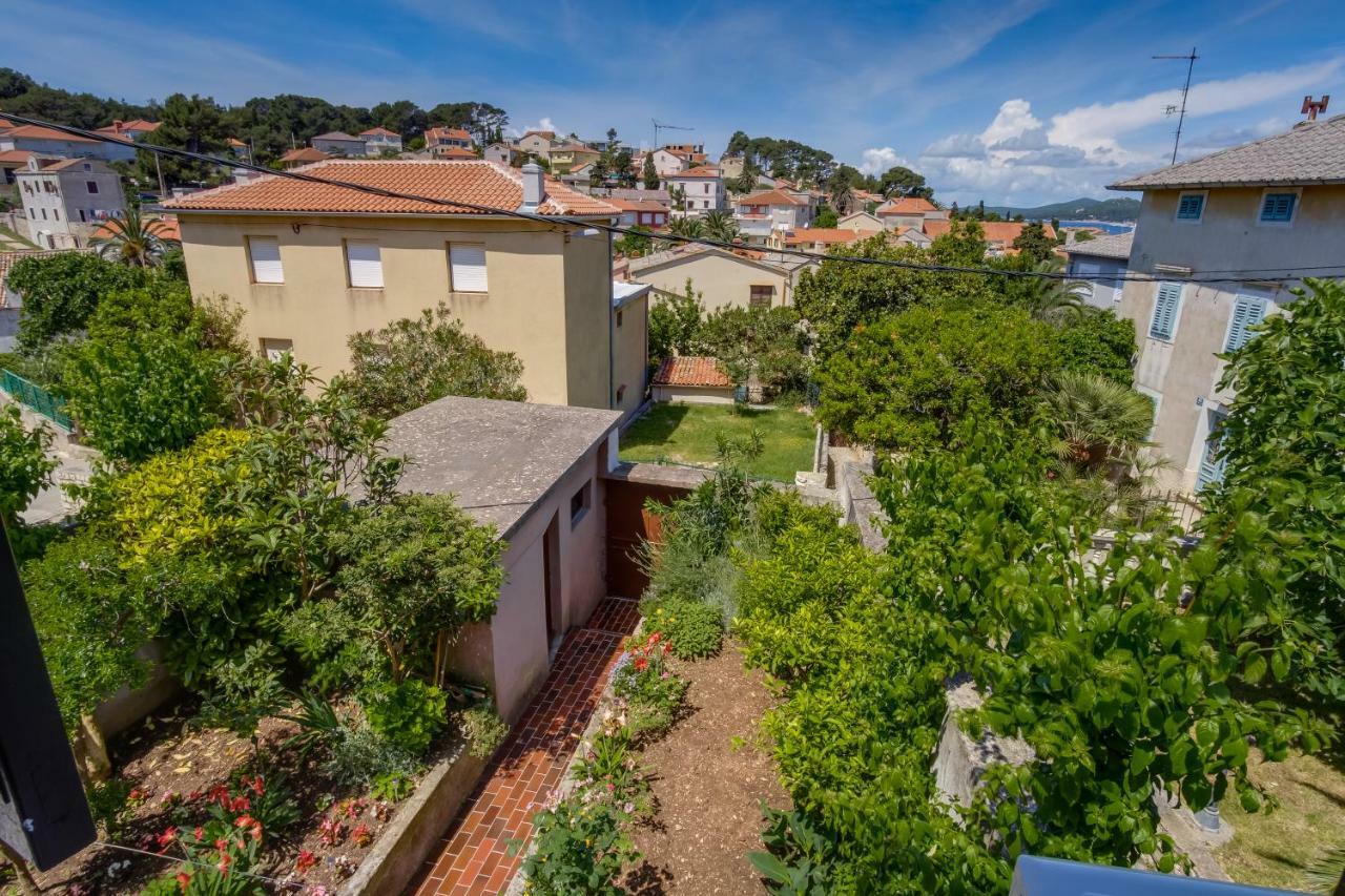 Vila Bugevilija Hotel Mali Lošinj Buitenkant foto